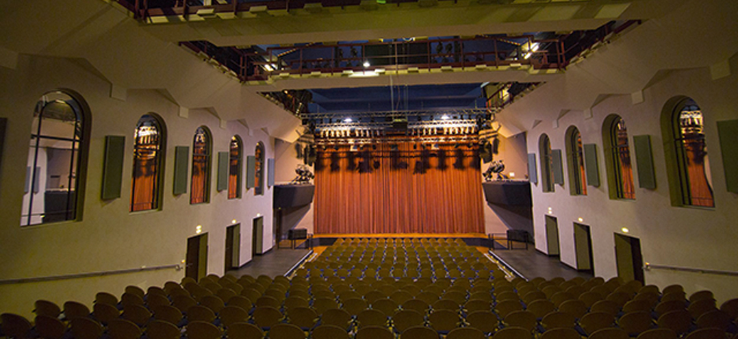Bild: Theatersaal des Brandenburger Theaters