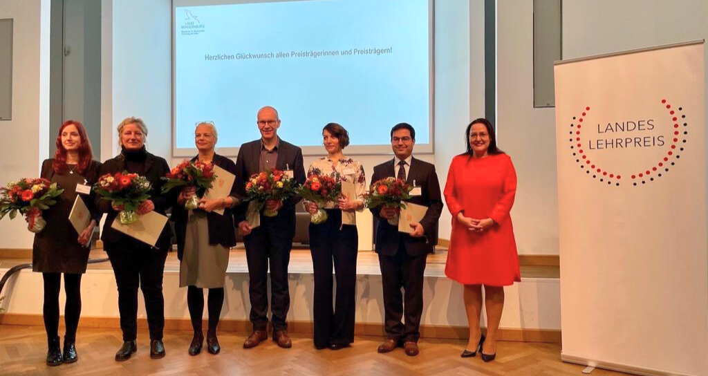 Die Preisträgerinnen und Preisträger mit Ministerin Manja Schüle