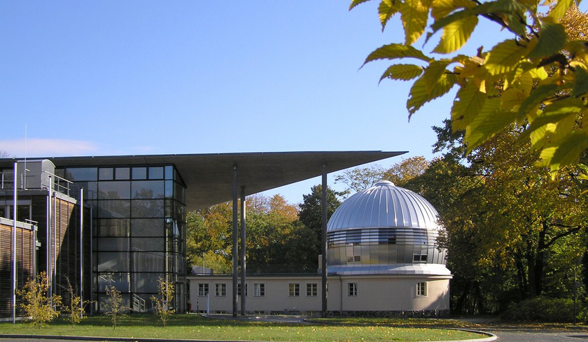 Das Schwarzschildhaus und die Bibliothek des Leibniz-Institut für Astrophysik Potsdam (AIP)