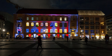 Das Gebäude der Berlin-Brandenburgischen Akademie der Wissenschaften bei Nacht