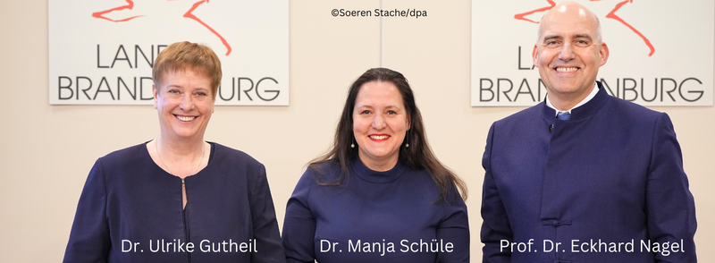 Zu sehen sind Dr. Ulrike Gutheil und Prof. Dr. Eckhard Nagel, in der Mitte Ministerin Dr. Manja Schüle