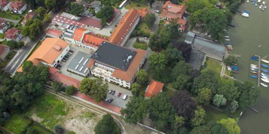 Gebäude des Deutschen Elektronen-Synchrotron DESY in Zeuthen