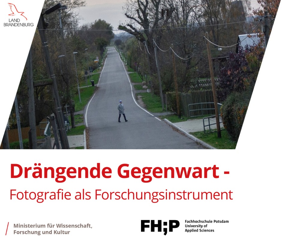 Gezeigt wird das Motiv der Einladungskarte, eine Ansicht aus dem Oderbruch