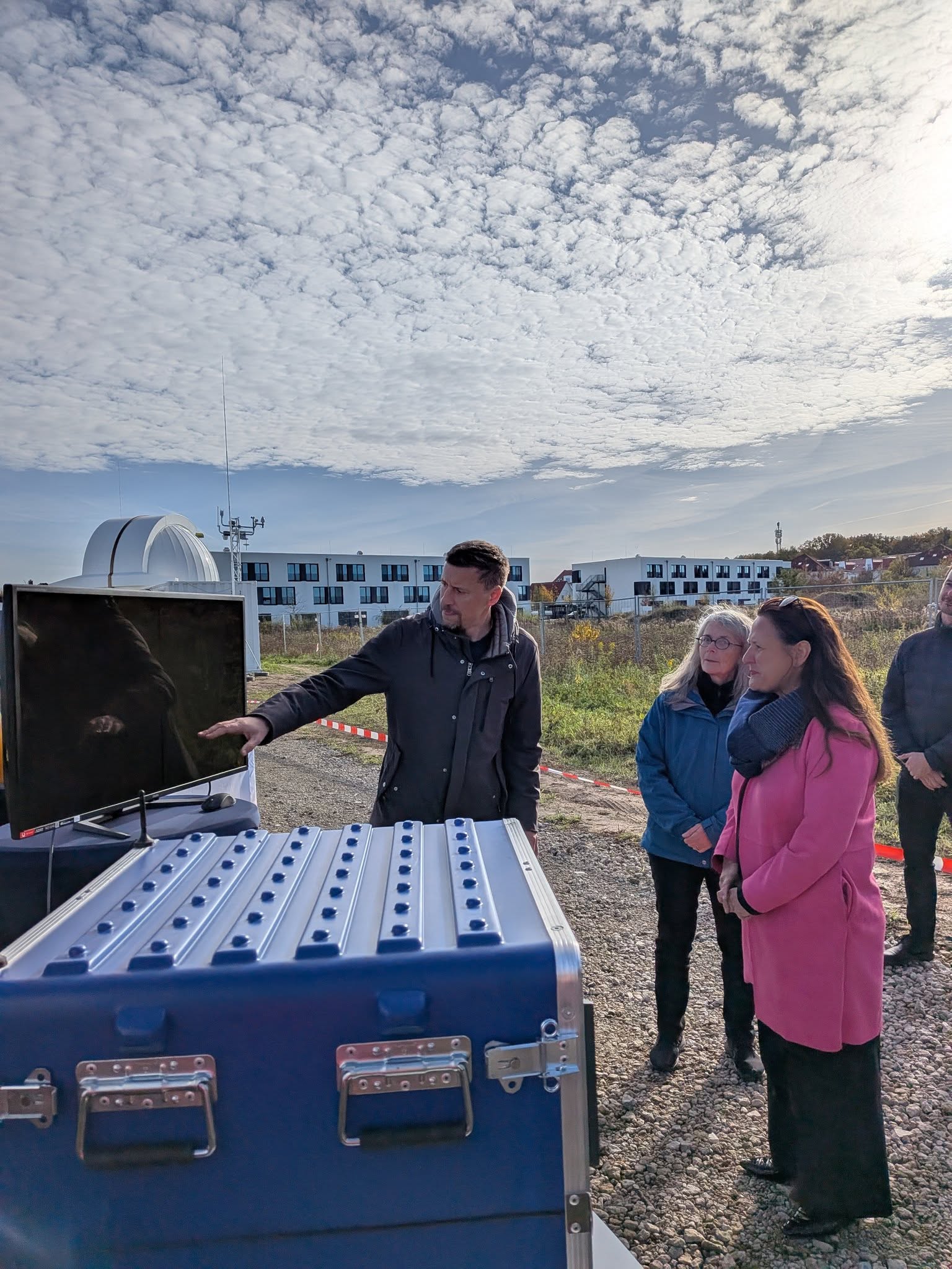 Ministerin bekommt Informationen zur Anlage Besuch DiGOS Potsdam GmbH