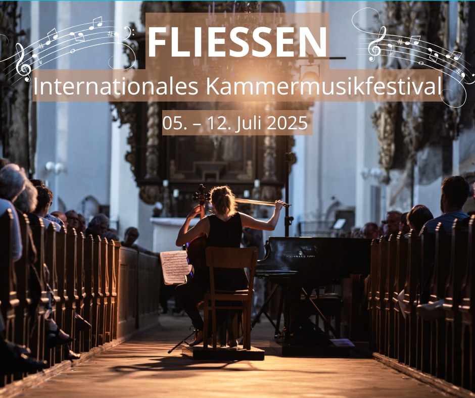 Foto zeigt Orchester in der St. Nikolaikirche