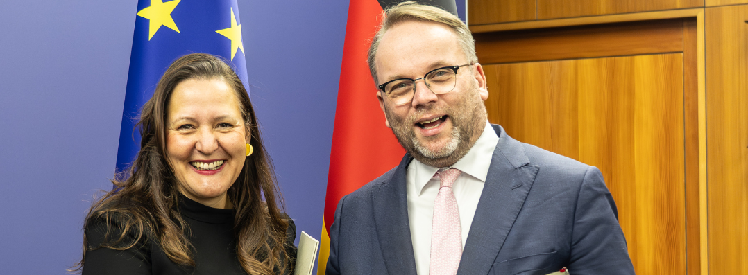 Bild: Verwaltungsabkommen mit Hessen unterzeichnet