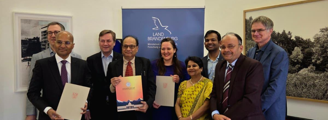 Bild: Beim heutigen Termin der Vertragsunterzeichnung Ukkarakhand