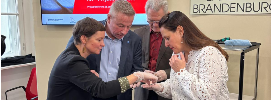 Bild: Bronzefund bei PK präsentiert