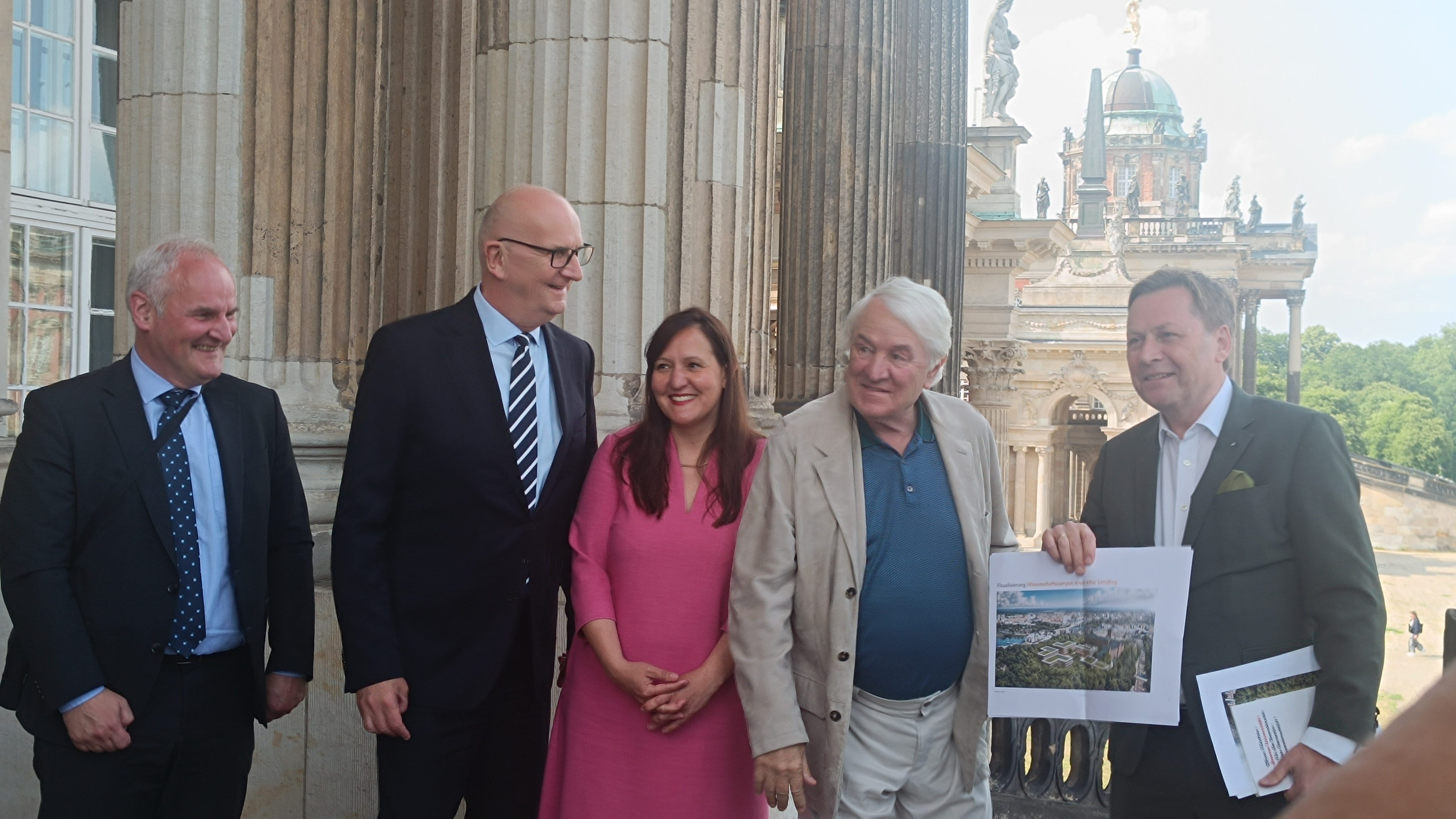 Gezeigt werden die Beteiligten beim Start des Projektes im Juni 2025